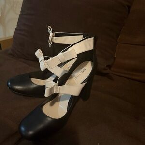Nine West Black and Cream Bow Heels